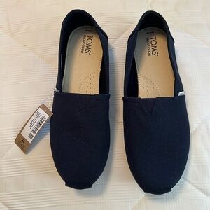 Navy Toms espadrilles